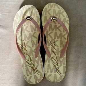 Michael Kors mauve size 10 Flip Flops